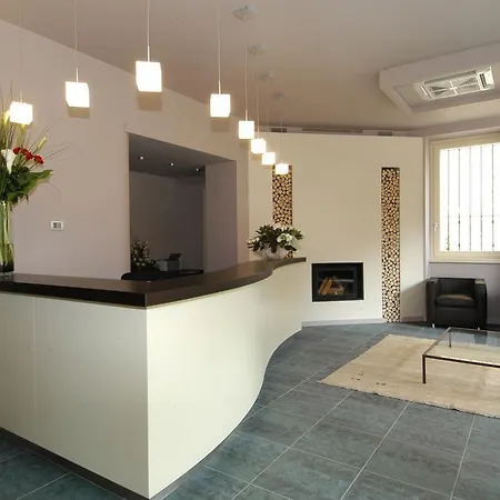 Grand Italia Szálloda